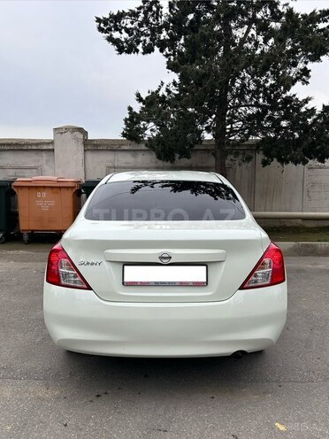 Nissan Sunny 2013, 240,000 km - 1.5 л - Bakı