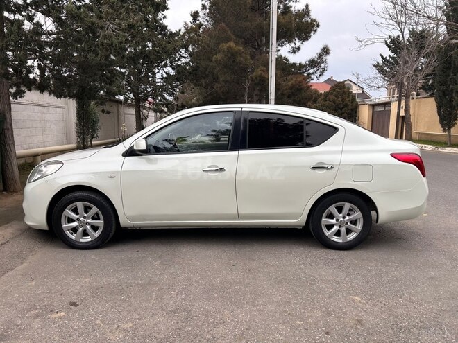 Nissan Sunny 2013, 240,000 km - 1.5 л - Bakı
