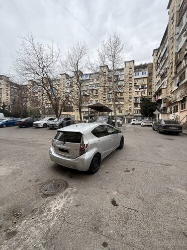 Toyota Aqua 2012, 342,298 km - 1.5 l - Bakı