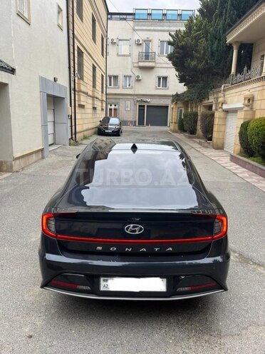 Hyundai Sonata-2