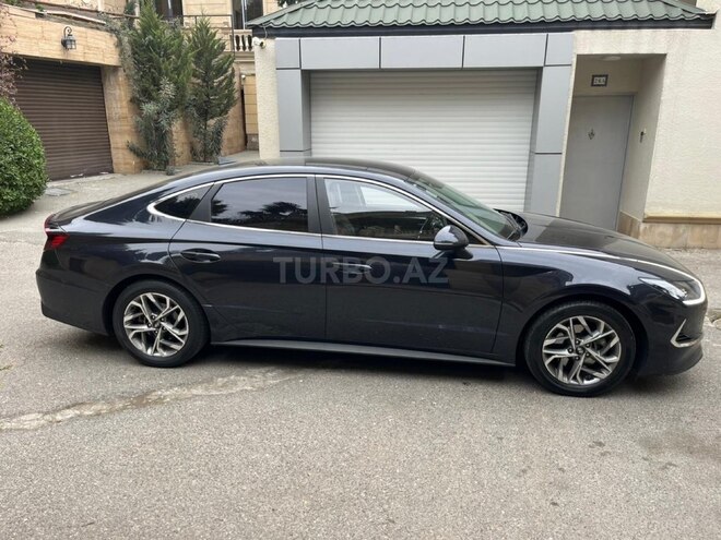 Hyundai Sonata-4