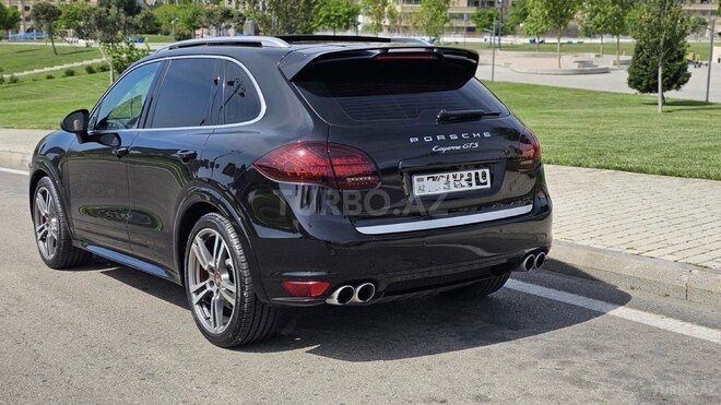 Porsche Cayenne GTS-6