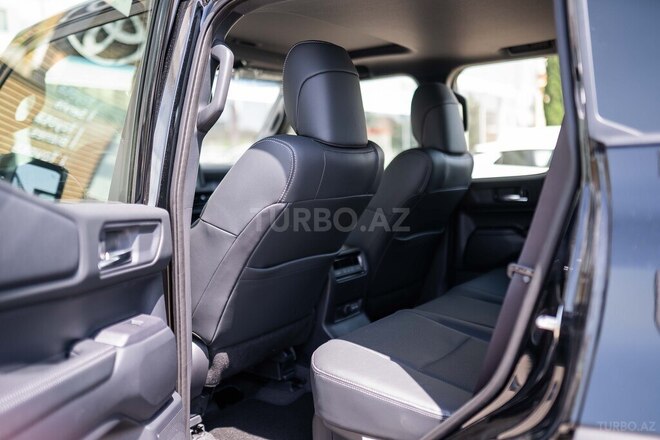 Toyota Land Cruiser Prado-8