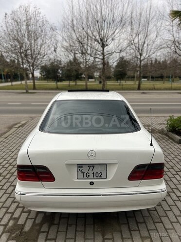 Mercedes E 320 2000, 366,400 km - 3.2 l - Astara