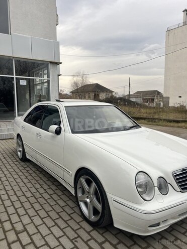 Mercedes E 320 2000, 366,400 km - 3.2 l - Astara