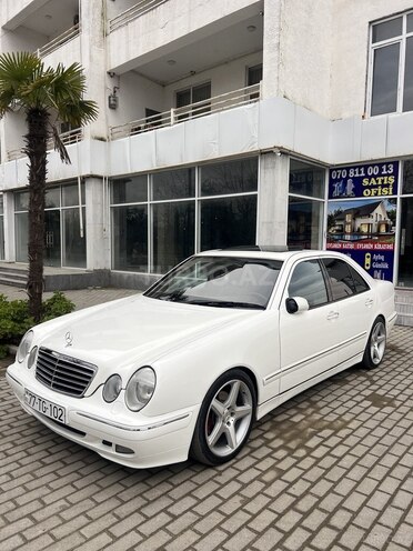 Mercedes E 320 2000, 366,400 km - 3.2 l - Astara
