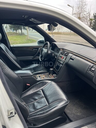 Mercedes E 320 2000, 366,400 km - 3.2 l - Astara