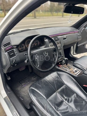 Mercedes E 320 2000, 366,400 km - 3.2 l - Astara