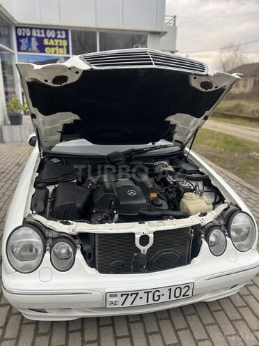 Mercedes E 320 2000, 366,400 km - 3.2 l - Astara