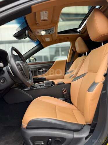 Lexus ES 300h 2021, 61,000 km - 2.5 l - Bakı
