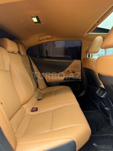 Lexus ES 300h 2021, 61,000 km - 2.5 l - Bakı