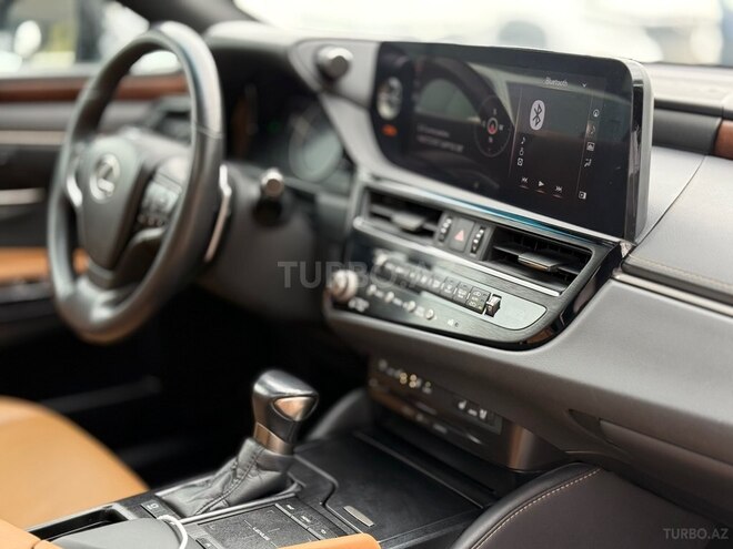 Lexus ES 300h 2021, 61,000 km - 2.5 l - Bakı