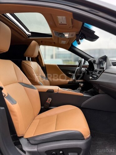 Lexus ES 300h 2021, 61,000 km - 2.5 l - Bakı