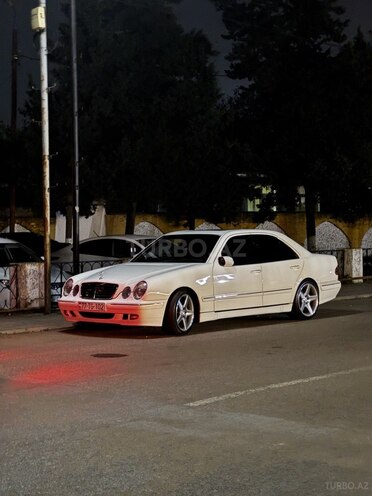 Mercedes E 320 2000, 366,400 km - 3.2 l - Astara