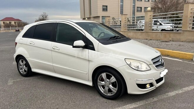 Mercedes B 170 2011, 183,000 km - 1.7 л - Sumqayıt