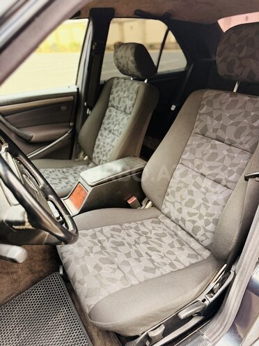 Mercedes C 200 1999, 198,000 km - 2.0 л - İmişli
