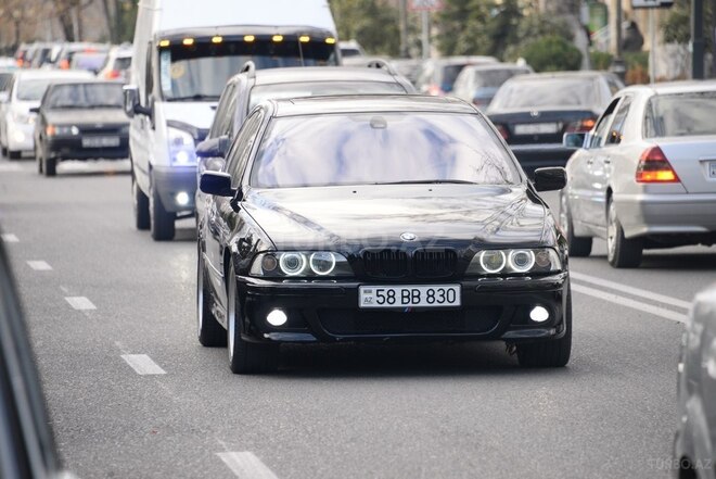 BMW 523 1998, 350,000 km - 2.5 l - Göyçay
