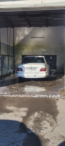 Mercedes E 250 1994, 443,000 km - 2.5 l - Bakı