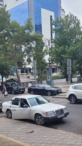 Mercedes E 250 1994, 443,000 km - 2.5 l - Bakı