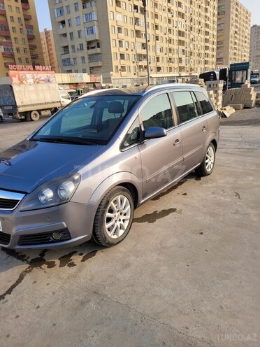Opel Zafira-6