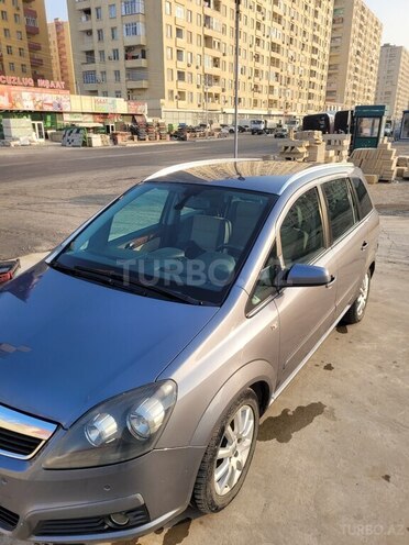 Opel Zafira-9