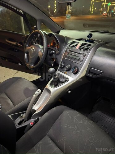 Toyota Auris 2007, 295,000 km - 1.4 l - Bakı