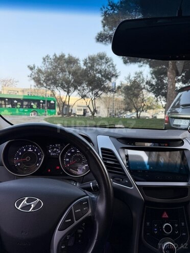 Hyundai Elantra-7