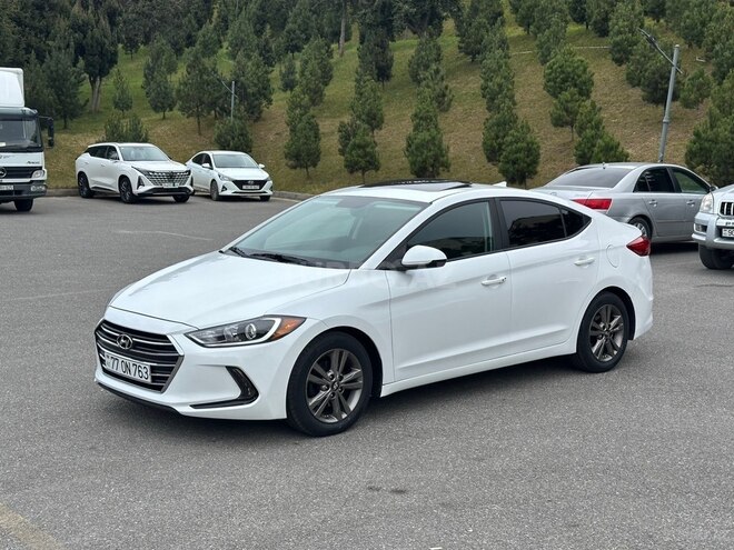Hyundai Elantra 2018, 100,584 km - 2.0 л - Bakı