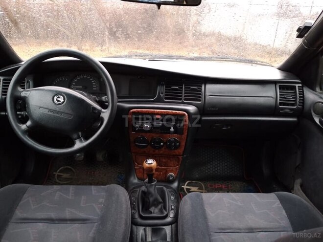 Opel Vectra 1996, 490,000 km - 1.8 l - Oğuz