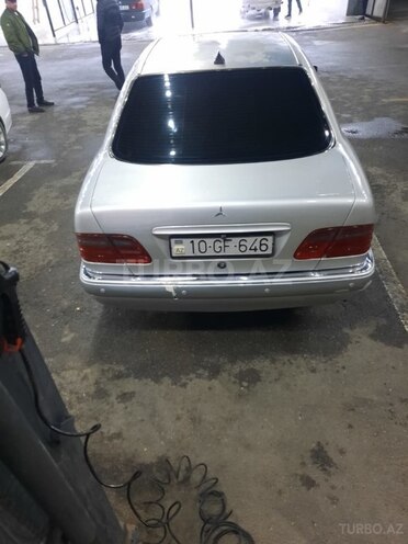 Mercedes E 200 1996, 200,000 km - 2.0 л - Bakı