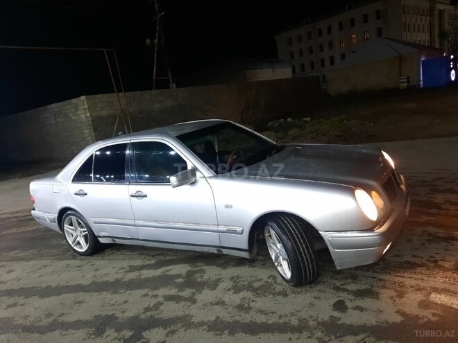Mercedes E 200 1996, 200,000 km - 2.0 л - Bakı