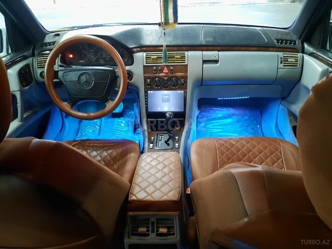 Mercedes E 200 1996, 200,000 km - 2.0 л - Bakı