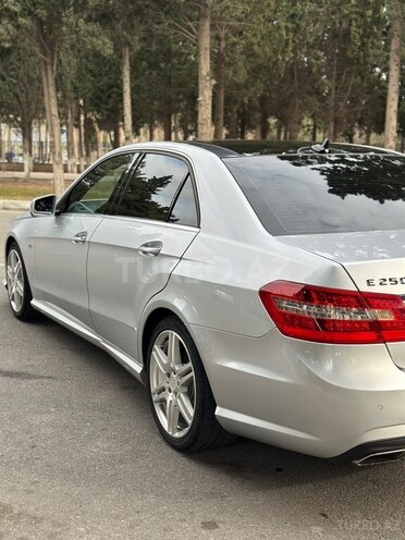 Mercedes E 250 2011, 207,000 km - 1.8 l - Bakı