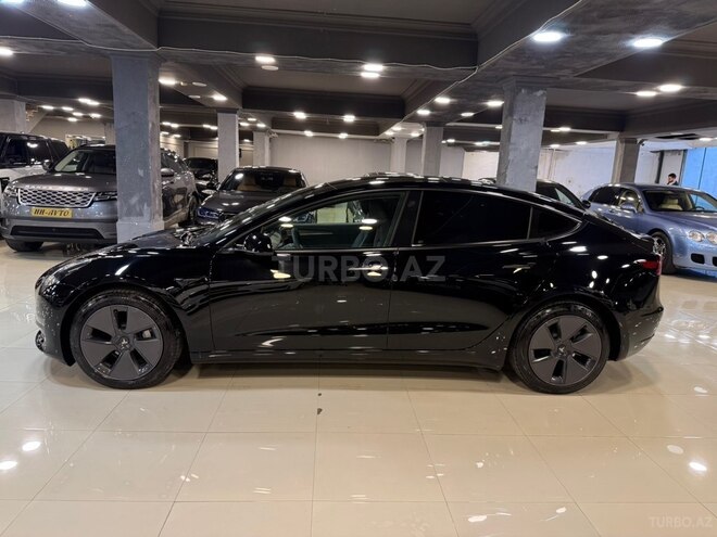 Tesla Model 3-5