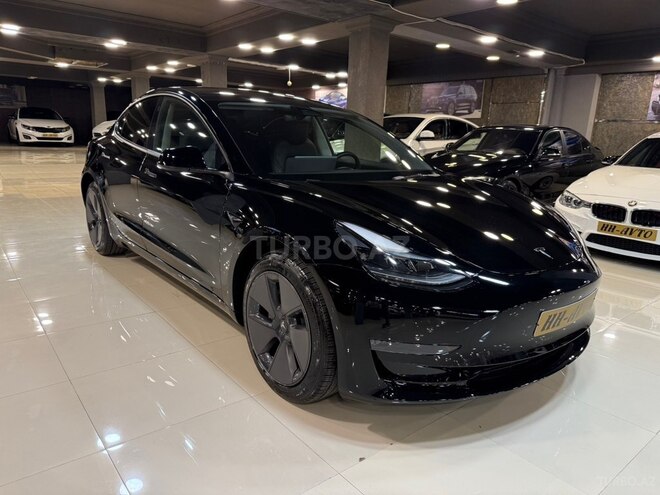 Tesla Model 3-3