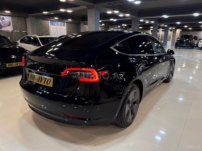 Tesla Model 3-9