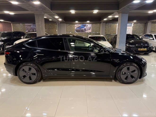 Tesla Model 3-6