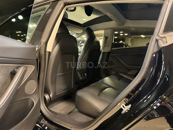 Tesla Model 3-13
