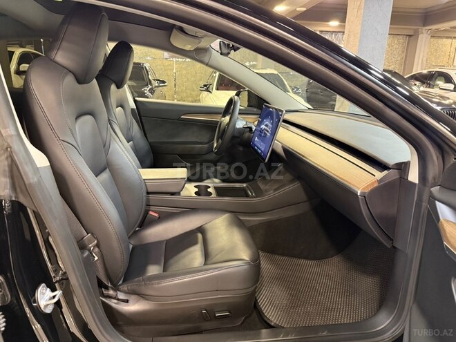 Tesla Model 3-15