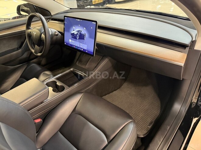 Tesla Model 3-17