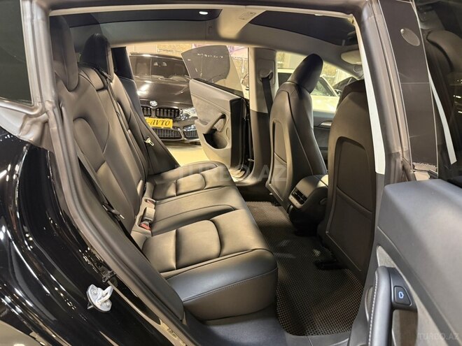 Tesla Model 3-14