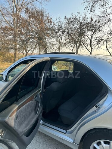 Mercedes E 240 2000, 223,000 km - 2.4 l - Bərdə