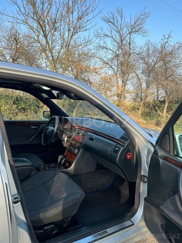 Mercedes E 240 2000, 223,000 km - 2.4 l - Bərdə