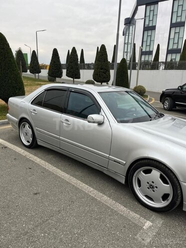 Mercedes E 240 2000, 399,000 km - 2.4 l - Ağcabədi