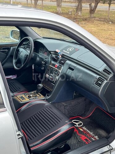 Mercedes E 240 2000, 399,000 km - 2.4 l - Ağcabədi