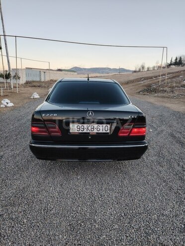 Mercedes E 220 2000, 469,447 km - 2.2 l - Ağstafa