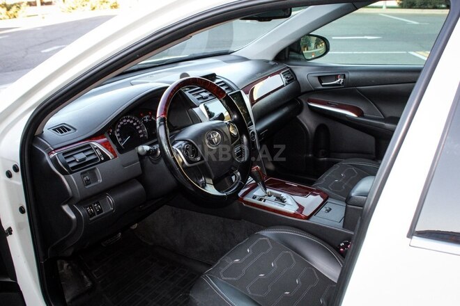 Toyota Camry-7