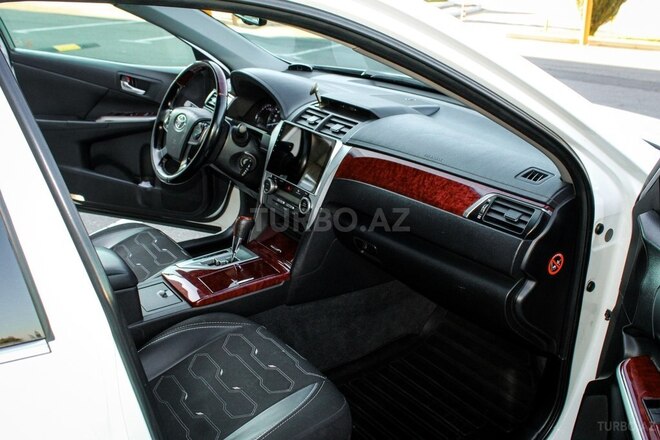 Toyota Camry-8