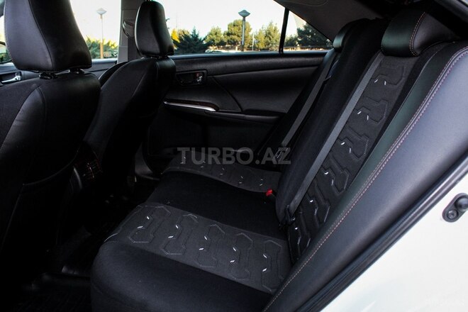 Toyota Camry-10