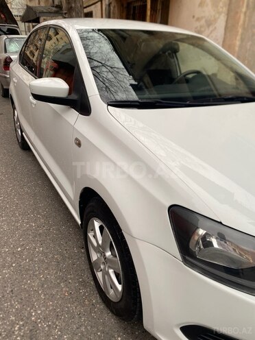 Volkswagen Polo 2015, 269,425 km - 1.6 l - Bakı